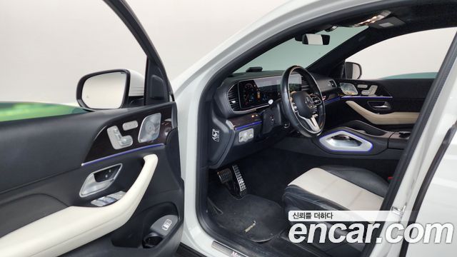 Mercedes-Benz GLE-Class 2021 — photo 10