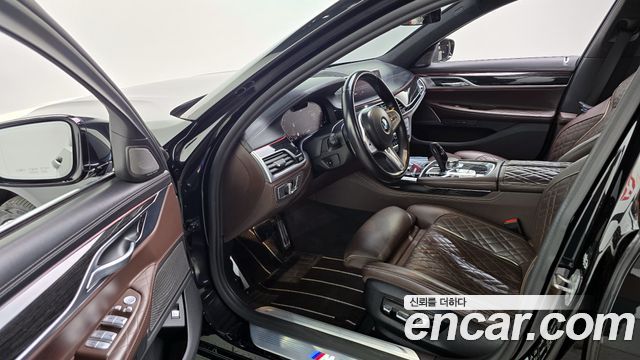 BMW 7-Series 2021 — photo 10