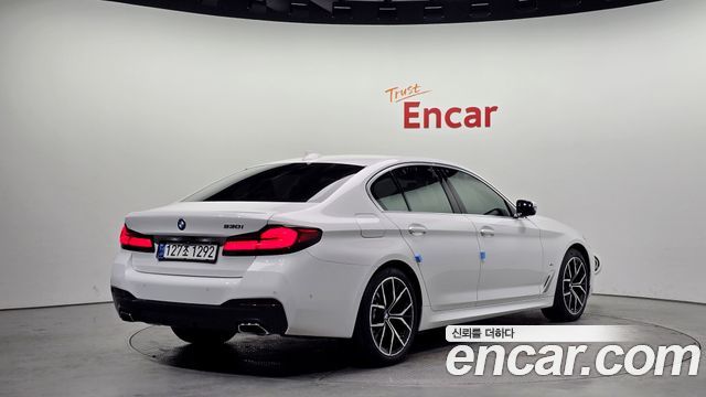 BMW 5-Series 2021 — photo 2