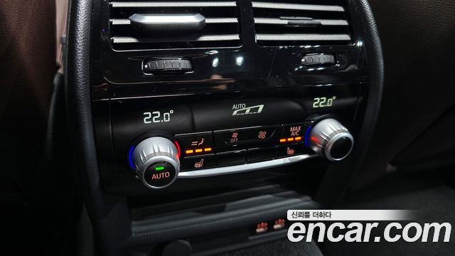 BMW 5-Series 2021 — photo 17