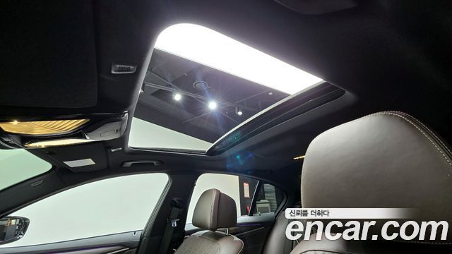 BMW 5-Series 2021 — photo 19