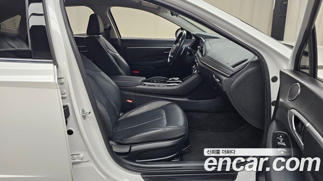 Hyundai Sonata 2022 — photo 11