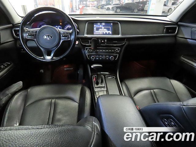 Kia K5 2017 — photo 10