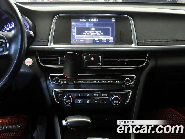 Kia K5 2017 — photo 11