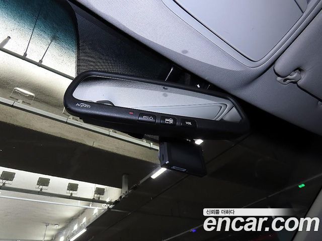 Kia K5 2017 — photo 16