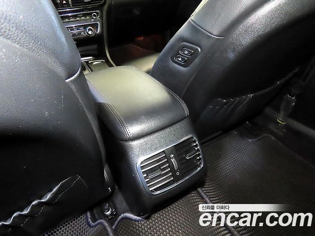 Kia K5 2017 — photo 17