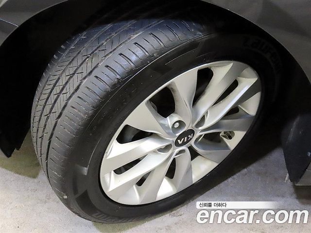 Kia K5 2017 — photo 20