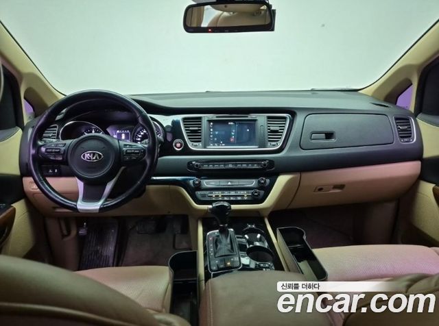 Kia Canival 2016 — photo 7