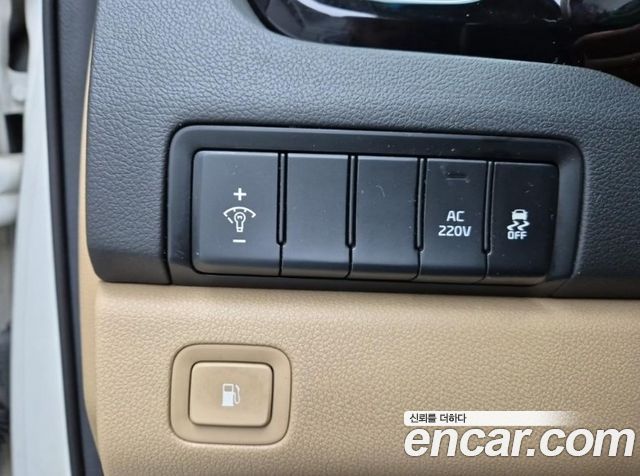 Kia Canival 2016 — photo 17