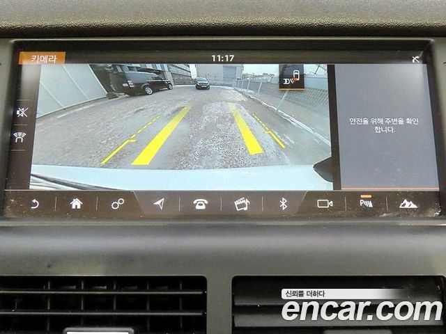 Land Rover Discovery Sport 2017 — photo 14