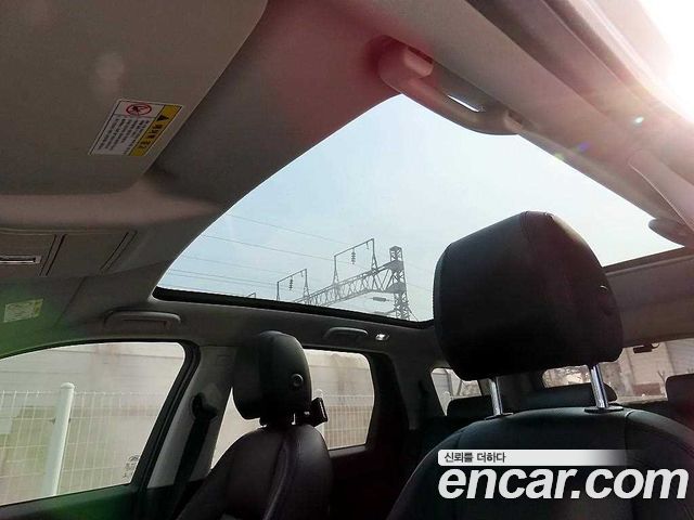 Land Rover Discovery Sport 2017 — photo 17