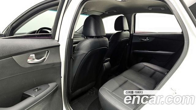 Kia K3 2020 — photo 12