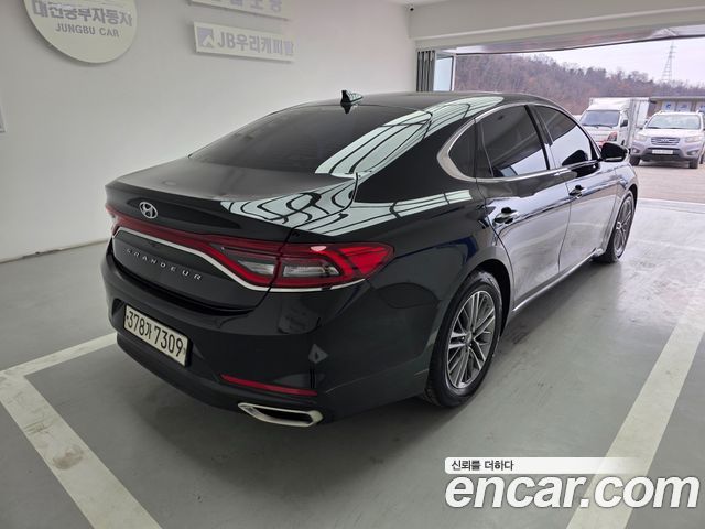 Hyundai Grandeur 2017 — photo 2