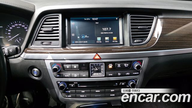 Genesis G80 2017 — photo 14