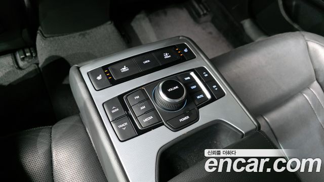 Genesis G80 2017 — photo 19