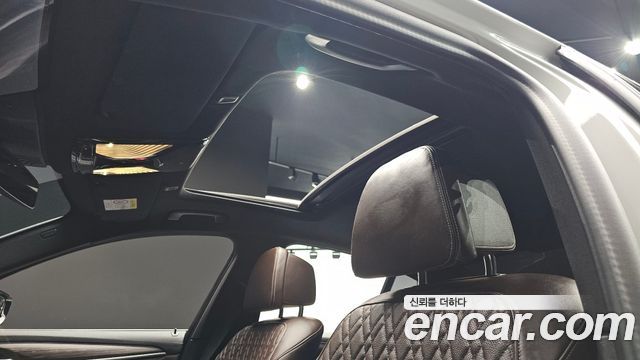 BMW 5-Series 2021 — photo 17
