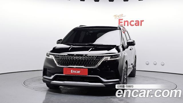 Kia Canival 2023 — photo 3
