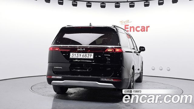 Kia Canival 2023 — photo 4