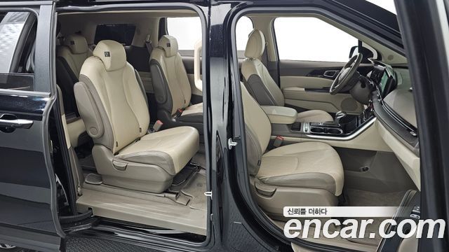 Kia Canival 2023 — photo 12