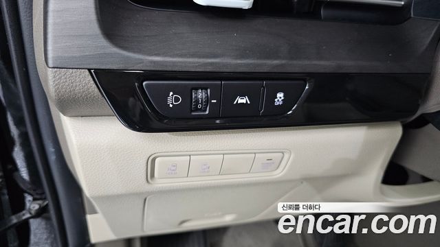 Kia Canival 2023 — photo 13