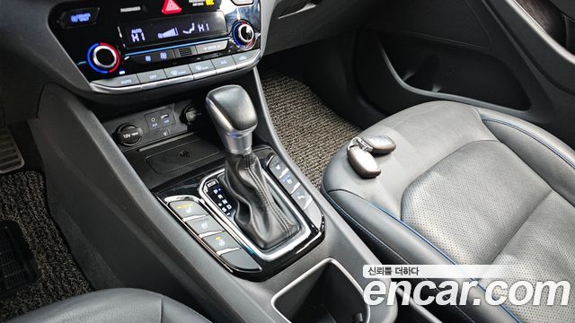 Hyundai Ioniq 2016 — photo 9