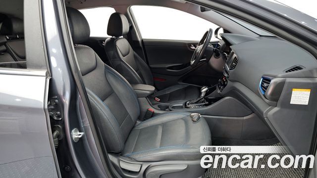 Hyundai Ioniq 2016 — photo 10