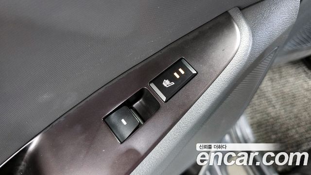 Hyundai Ioniq 2016 — photo 18