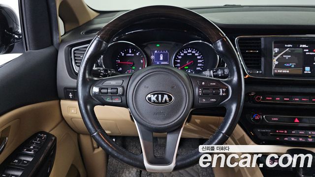 Kia Canival 2017 — photo 15