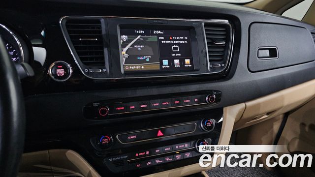 Kia Canival 2017 — photo 17