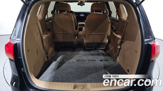 Kia Canival 2017 — photo 20