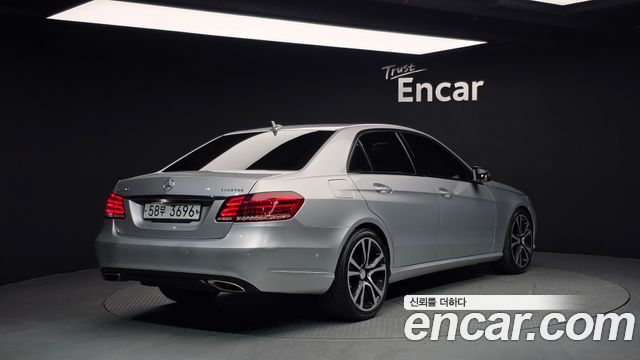 Mercedes-Benz E-Class 2016 — photo 2