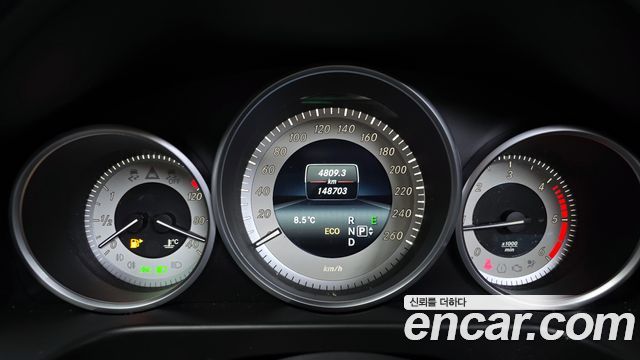 Mercedes-Benz E-Class 2016 — photo 8