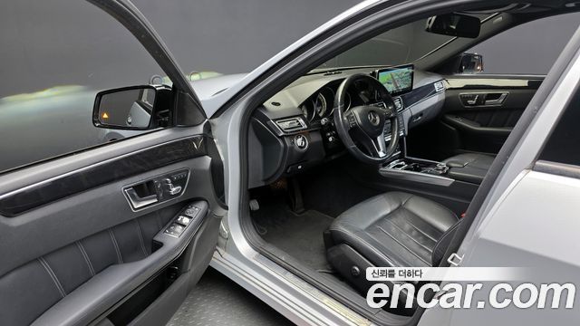 Mercedes-Benz E-Class 2016 — photo 11
