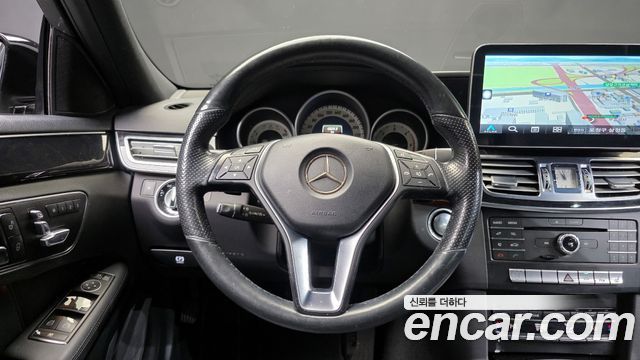 Mercedes-Benz E-Class 2016 — photo 13