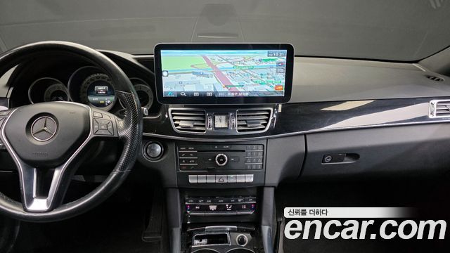 Mercedes-Benz E-Class 2016 — photo 14
