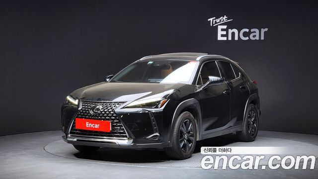 Lexus UX 2024 — photo 1