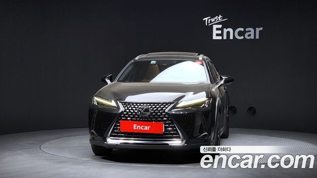 Lexus UX 2024 — photo 3