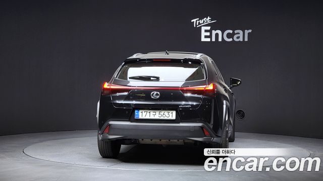 Lexus UX 2024 — photo 4