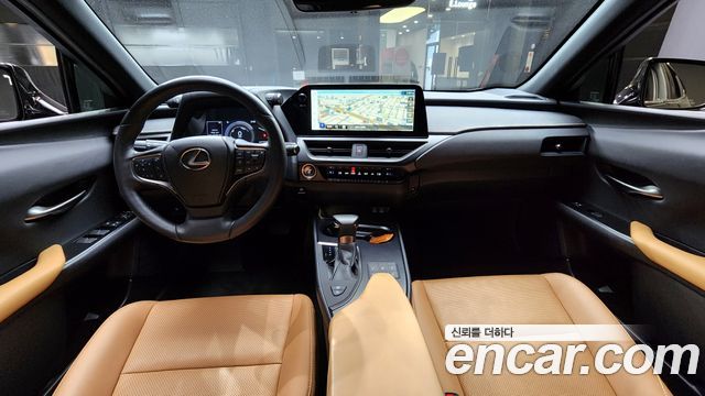 Lexus UX 2024 — photo 7