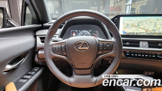 Lexus UX 2024 — photo 14