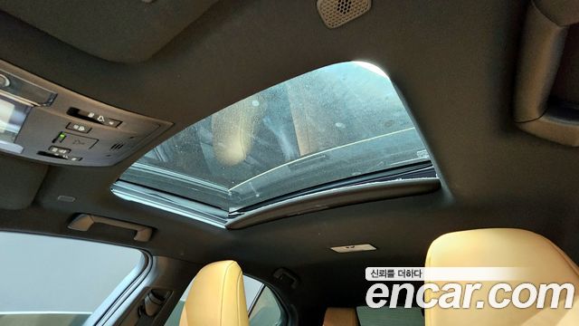 Lexus UX 2024 — photo 17