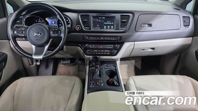 Kia Canival 2016 — photo 7