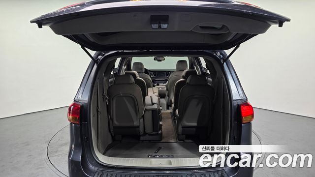 Kia Canival 2016 — photo 20