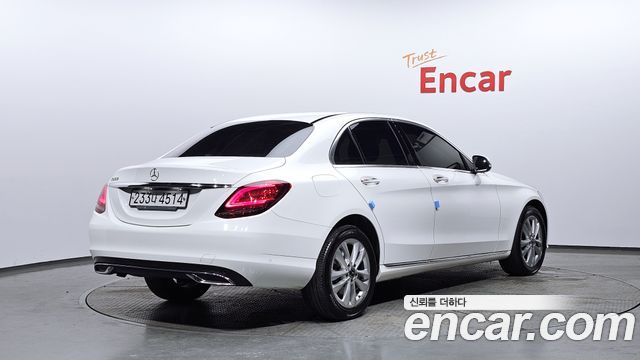 Mercedes-Benz C-Class 2020 — photo 2