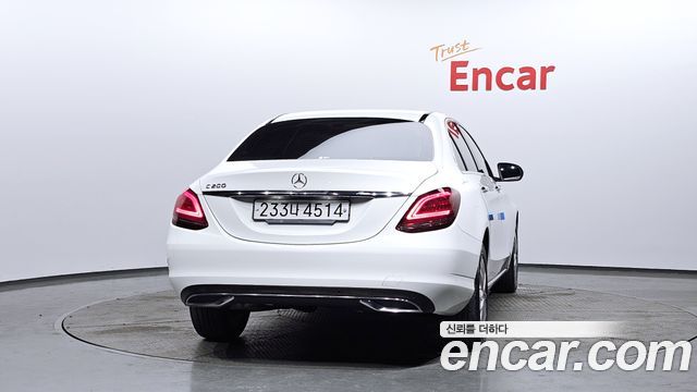 Mercedes-Benz C-Class 2020 — photo 4
