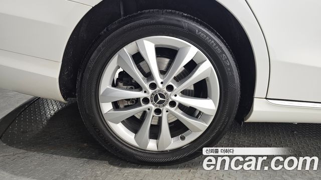 Mercedes-Benz C-Class 2020 — photo 5