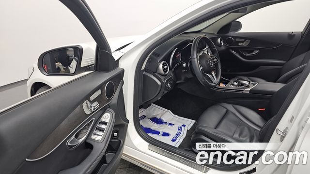 Mercedes-Benz C-Class 2020 — photo 10