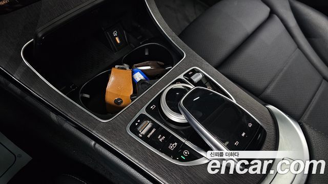 Mercedes-Benz C-Class 2020 — photo 19