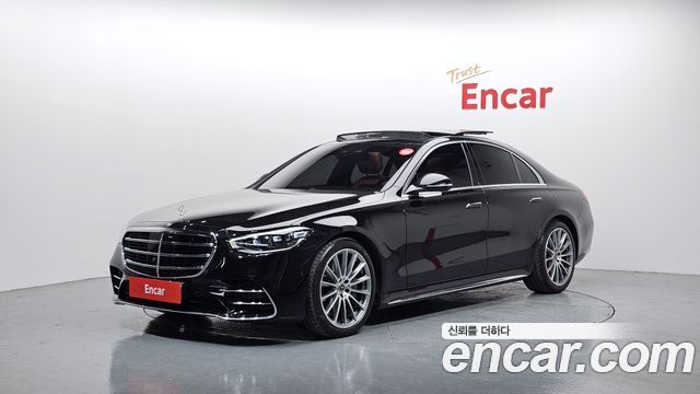 Mercedes-Benz S-Class 2023 — photo 1