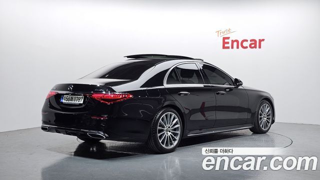Mercedes-Benz S-Class 2023 — photo 2